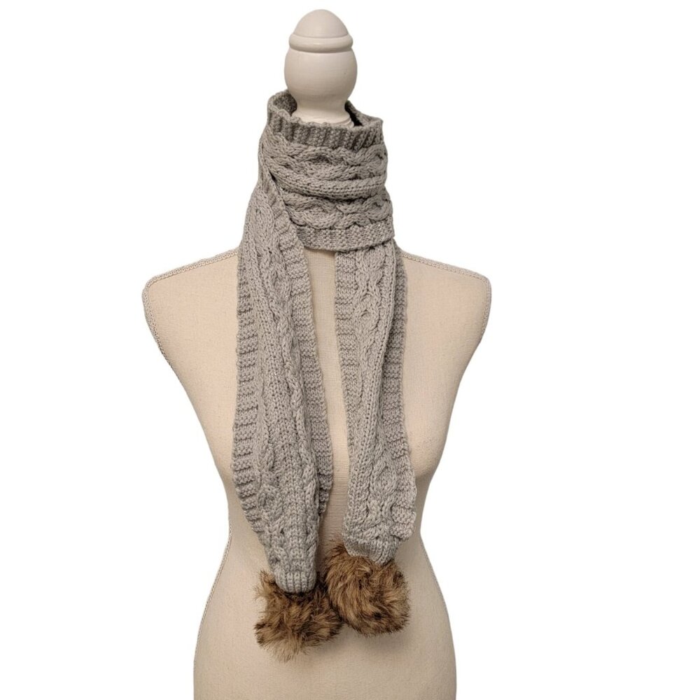 Toby & Me Girls Gray Knit Scarf Faux Fur Pom Poms Size 4-14 EUC